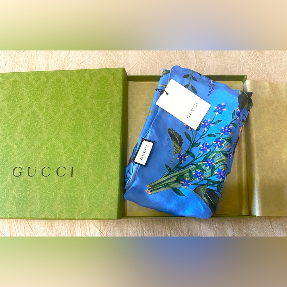 NWT Gucci Silk Scarf